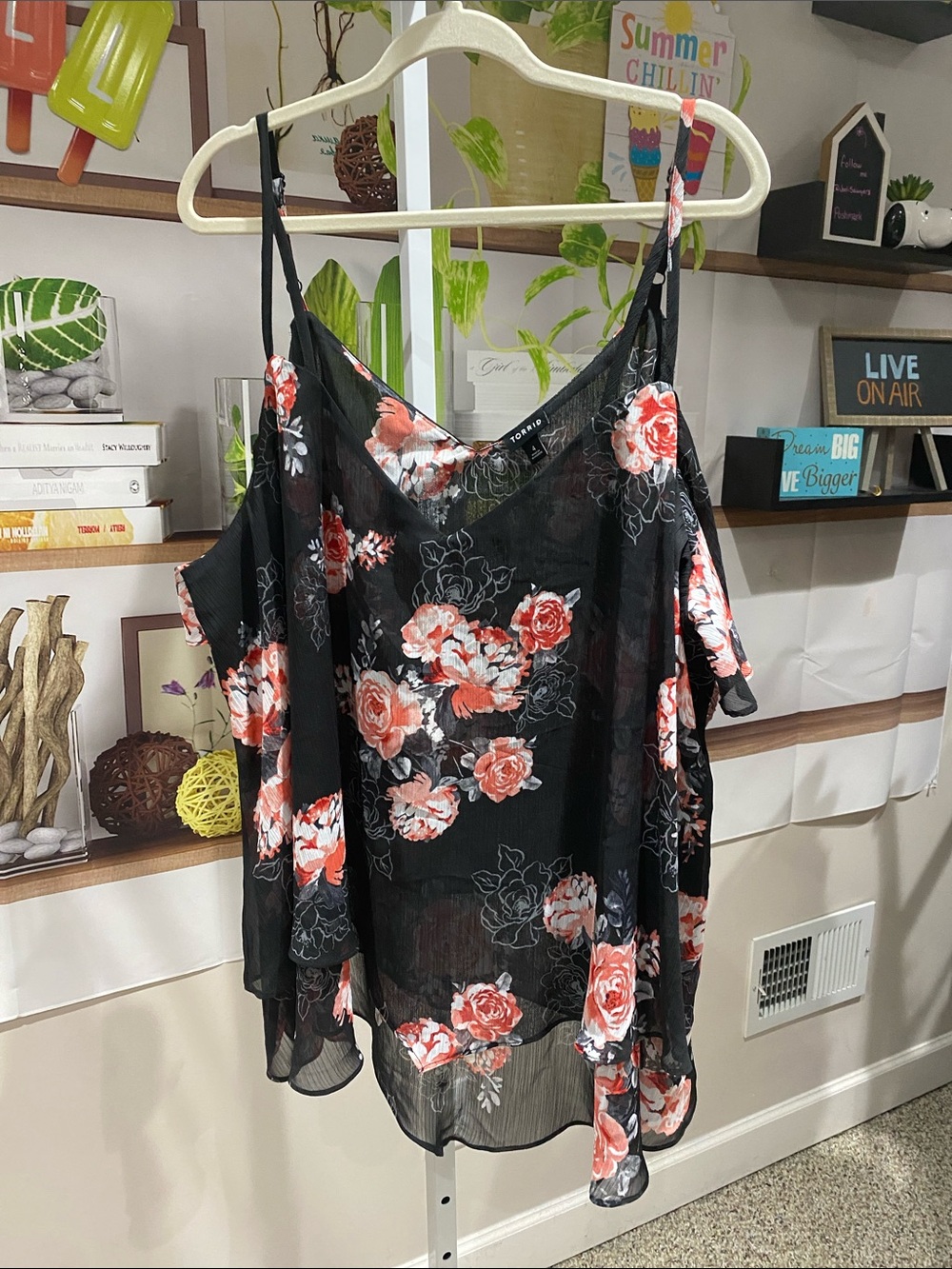 torrid Black Floral Cold-Shoulder Camisole with Coral Roses size 4. Ptp is 28.